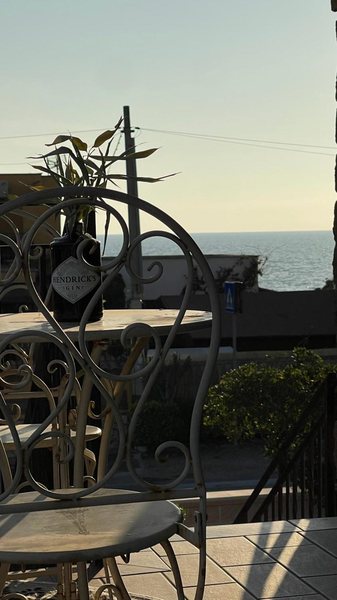 Koru House Torvaianica Villa Екстериор снимка